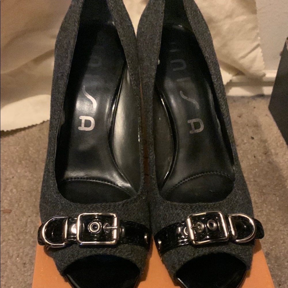 Unisa Black and Gray Heels with Peep-Toe Design
